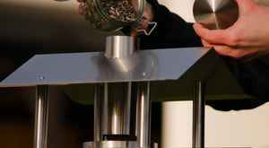 Vogelfutterhaus aus Edelstahl stehend mit Standstab - Steelbutze